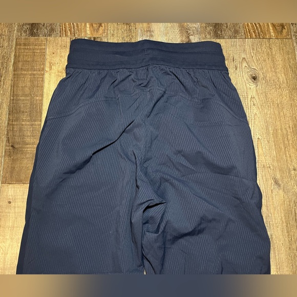 Lululemon Beyond the Studio Jogger True Navy Size 2 - Picture 7 of 8